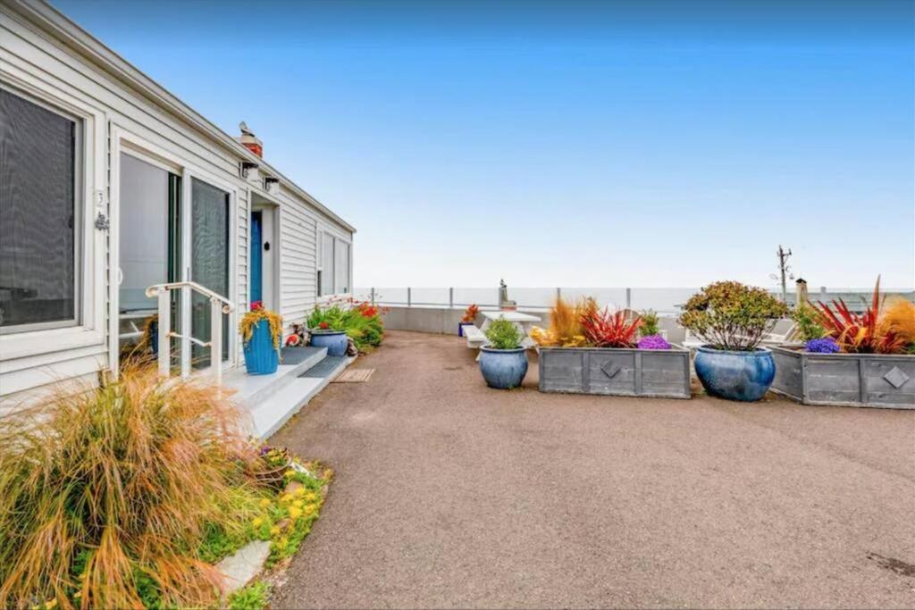 Condo By The Sea 링컨시티 외부 사진